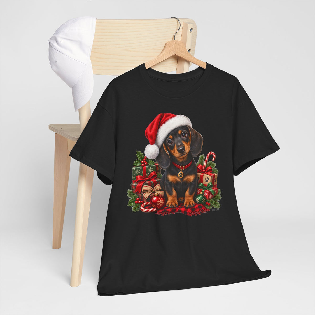 Christmas Dachshund T-Shirt – Cute Puppy in Santa Hat Holiday Tee